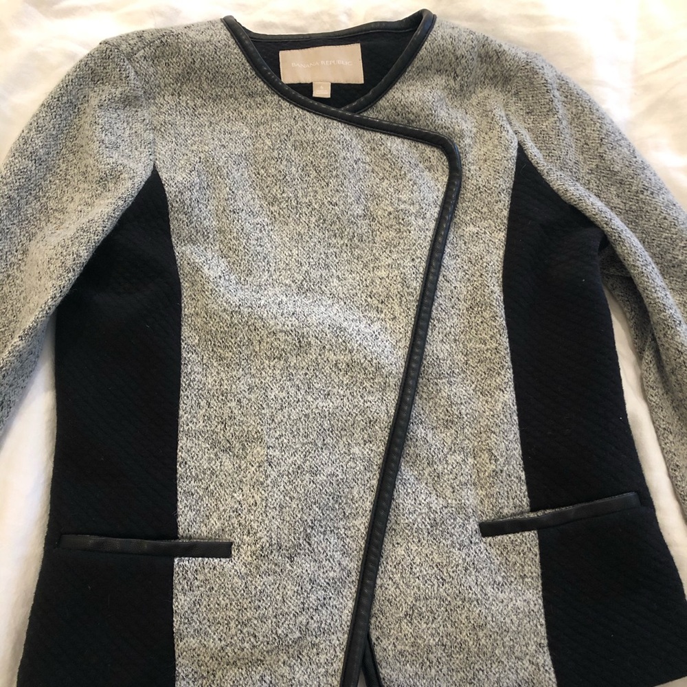 Asymmetric two-tone blazer
